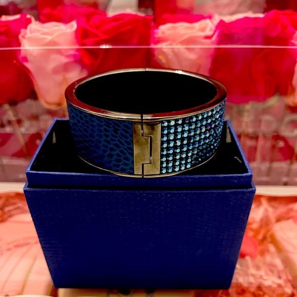Swarovski blue crystal and leather bangle - Picture 1 of 5